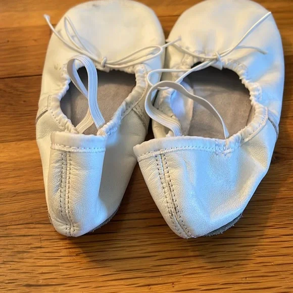 American Ballet Theatre white ballet slippers size 1.5 - Picture 2 of 5